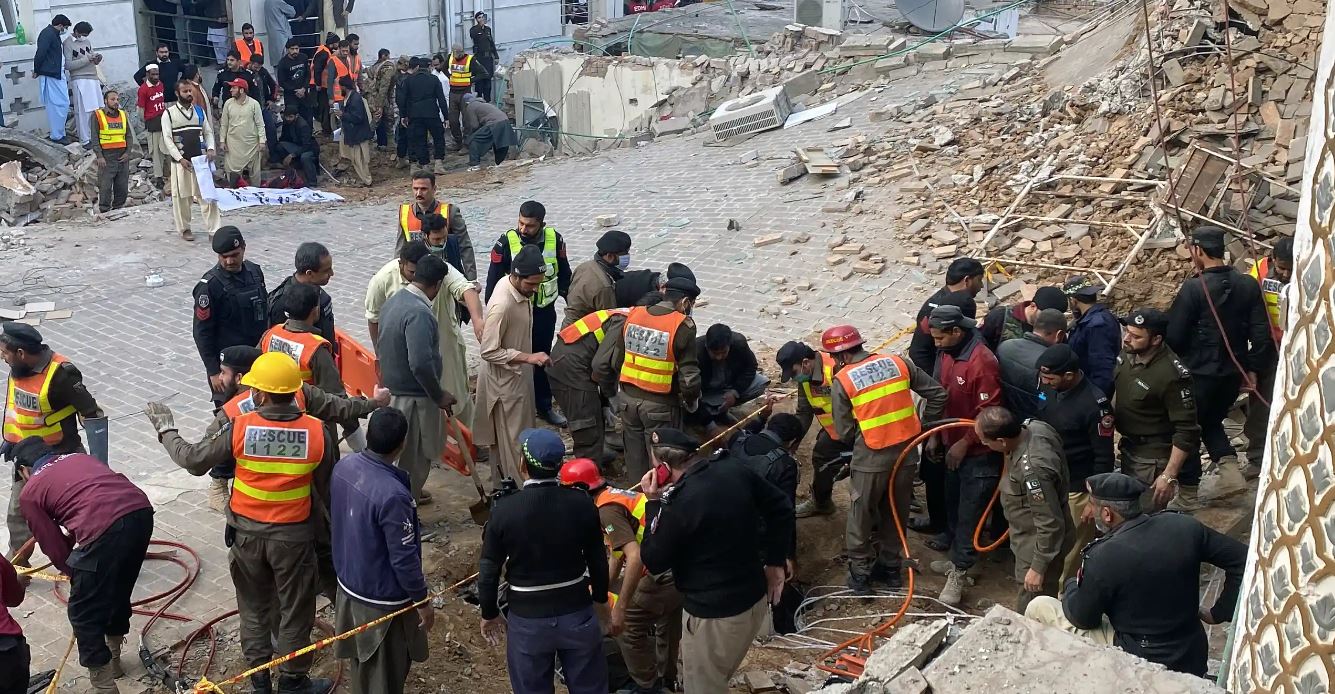 पाकिस्तानको मस्जिदमा भएको विस्फोटमा ९० जनाको मृत्यु